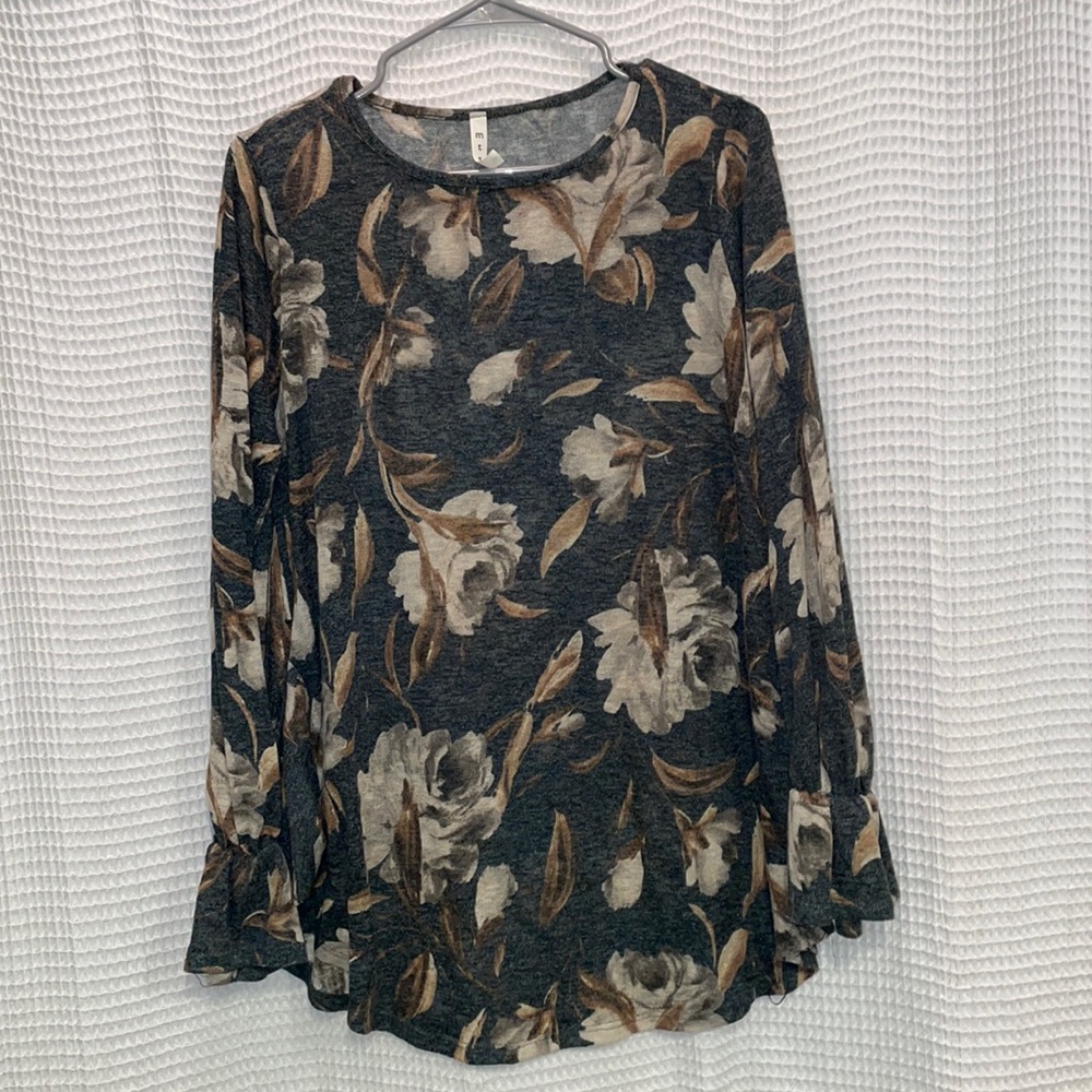 mts brand Gray and floral long sleeve knit top